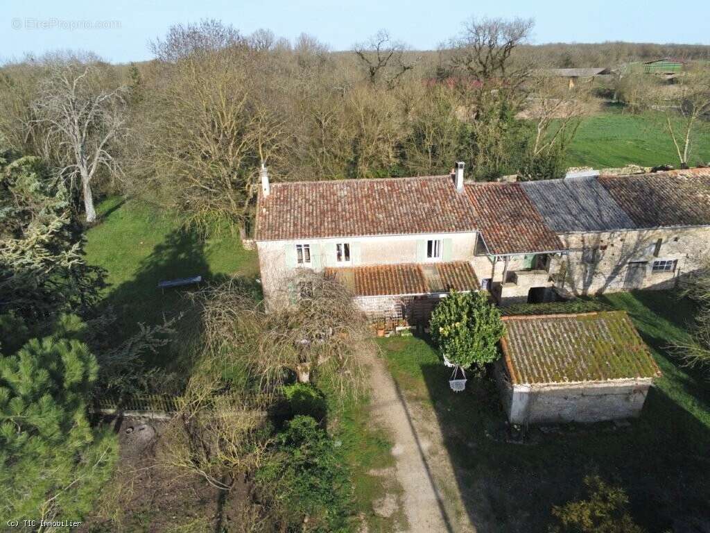 Maison à VILLEFAGNAN