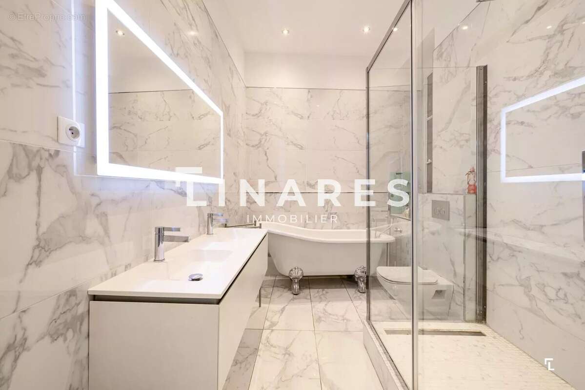 Appartement à MARSEILLE-6E