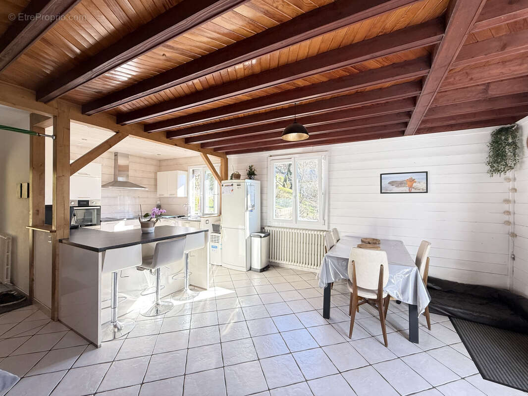 Maison à UGINE