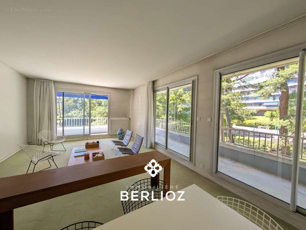 Appartement à MEYLAN