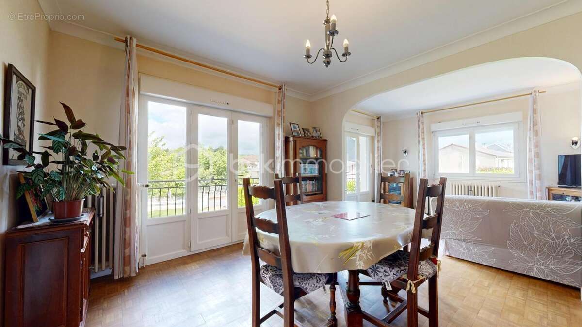 Maison à BUSSIERE-GALANT