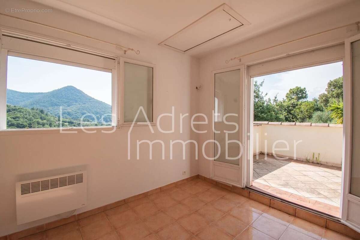 Propriété avec terrain plat et vue Estérel - photo 21