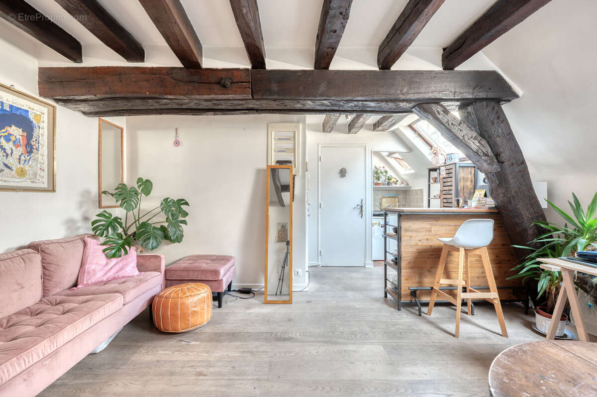 Appartement à PARIS-3E