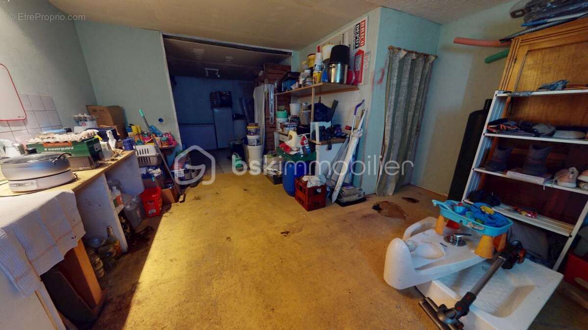 Maison à COURCELLES