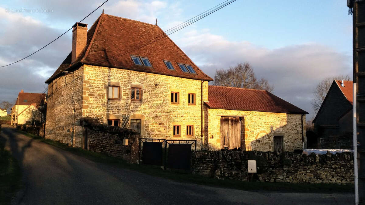 Maison à PARAY-LE-MONIAL