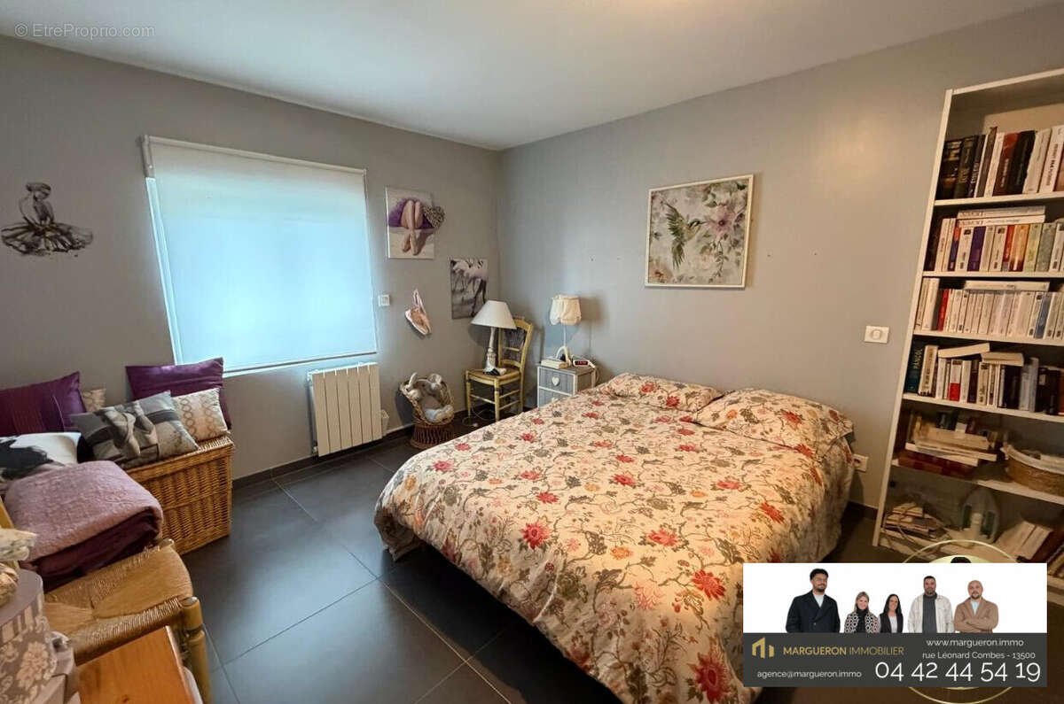 Appartement à SAINT-MITRE-LES-REMPARTS