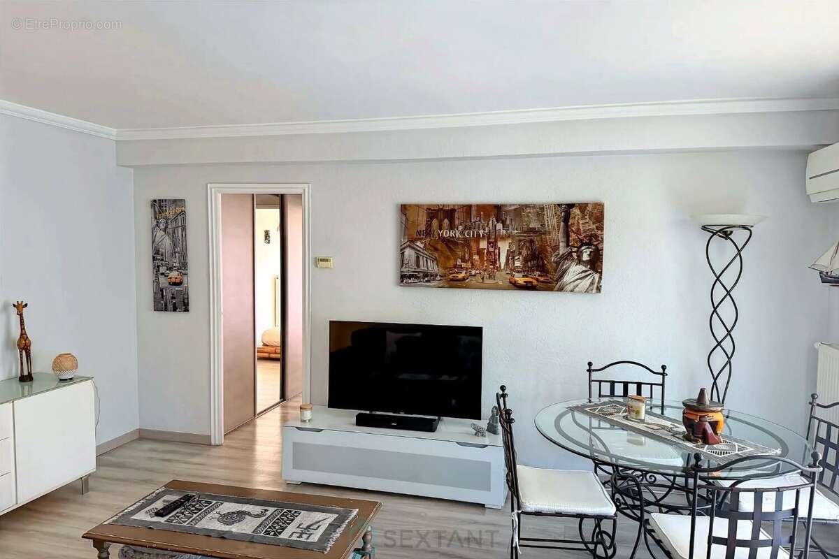 Appartement à SAINT-LAURENT-DU-VAR