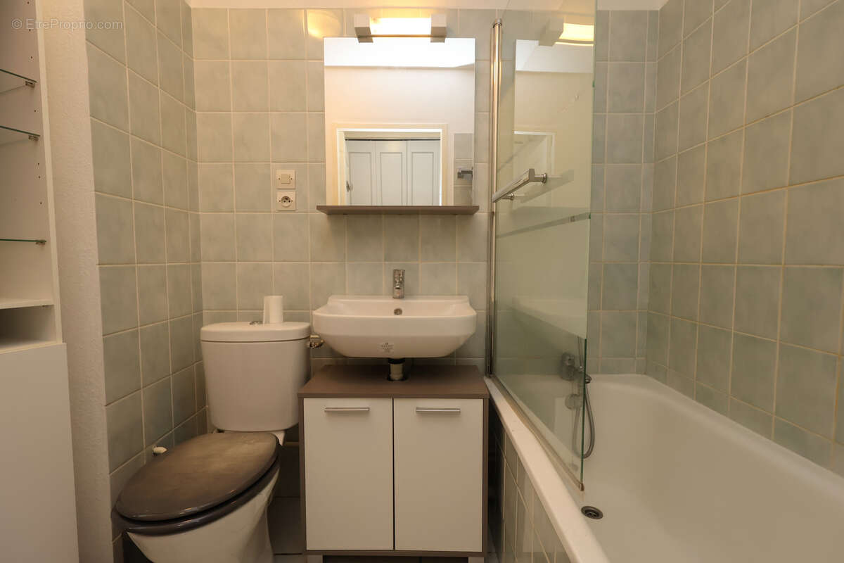 LAXOU , Au Calme Bel appartement F1 entièrement meublé de 27 m2 avec Terrasses et box de stationnement - photo 8