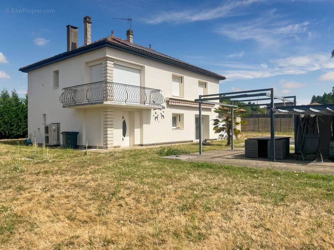  BRANTÔME EN PÉRIGORD – La maison familiale dont vous rêvez !  - photo 3