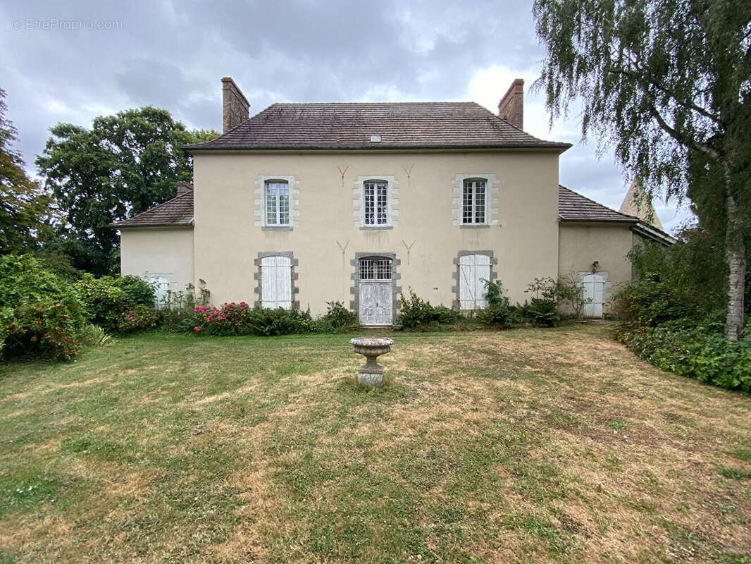Maison à PARNE-SUR-ROC