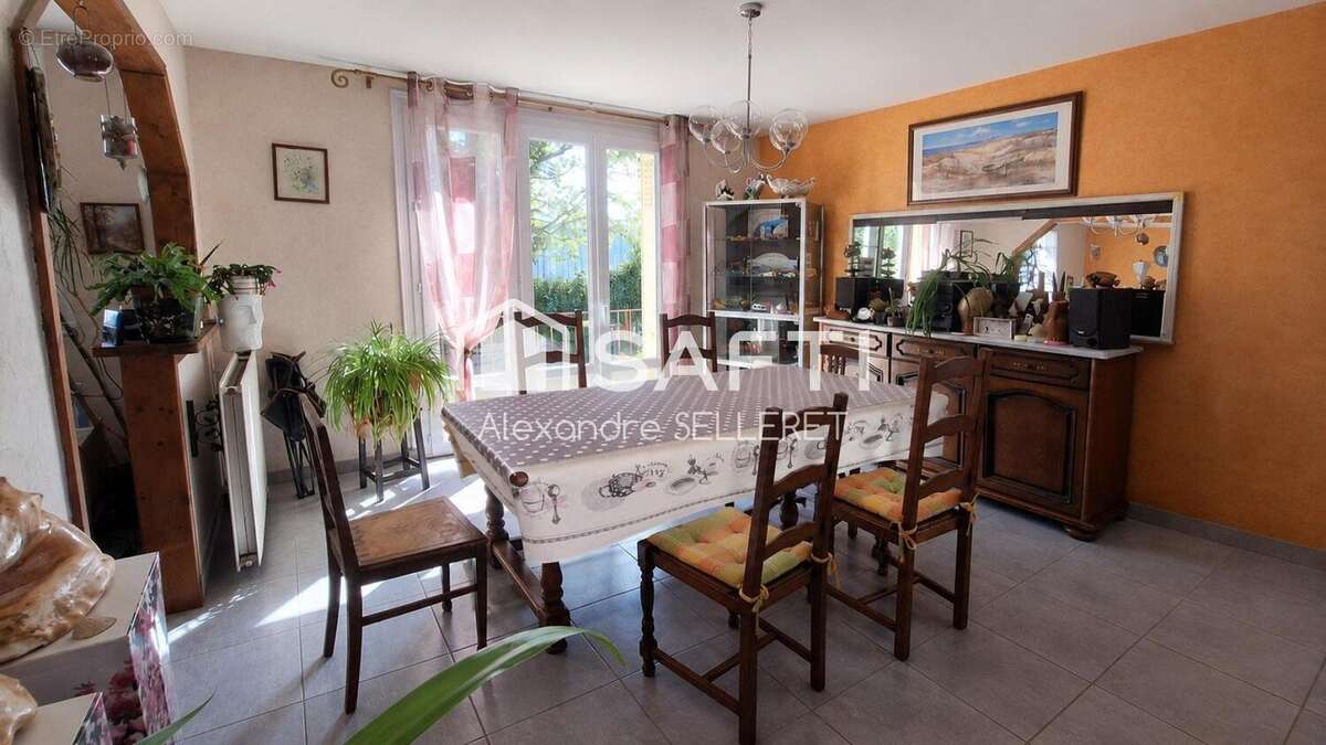Maison 74 m² à Les Aix-D'angillon  - photo 2