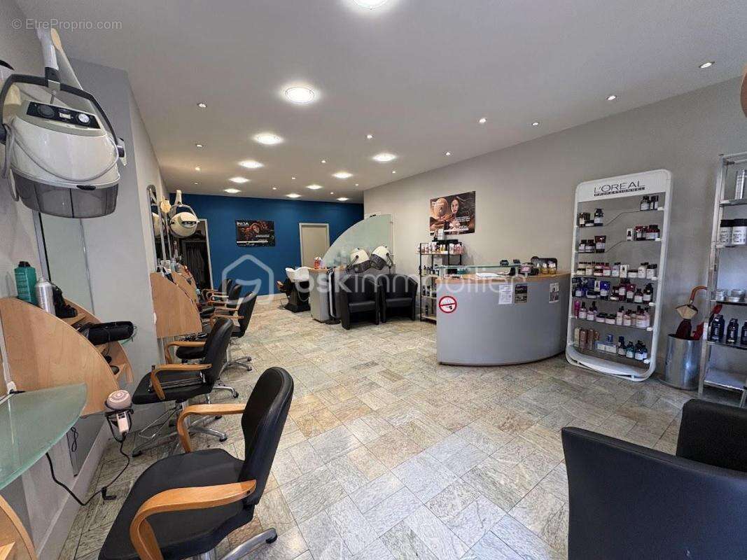 Fonds de commerce d'un salon de coiffure au cœur de Bagnères - photo 2