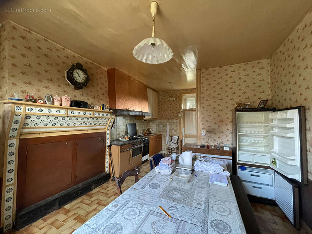 Maison à SAINT-DENIS-DES-MURS
