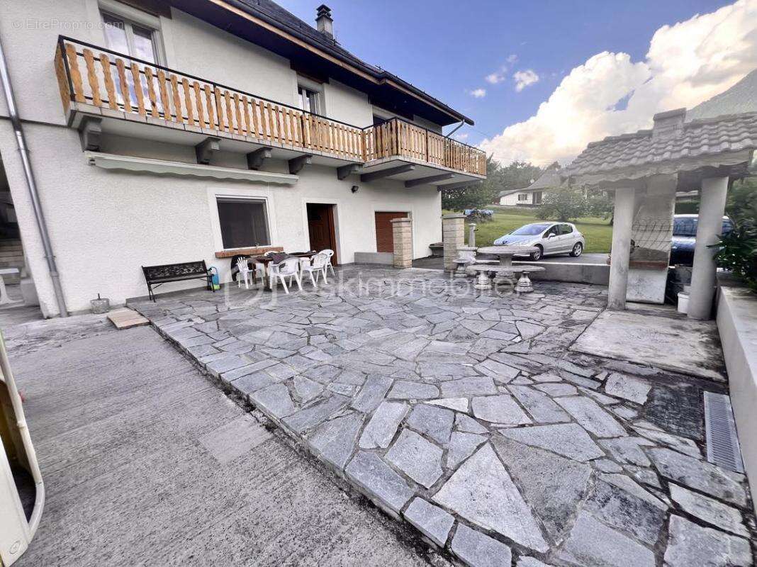 Maison 174 m² 7 pieces, avec dépendance attenante - photo 11