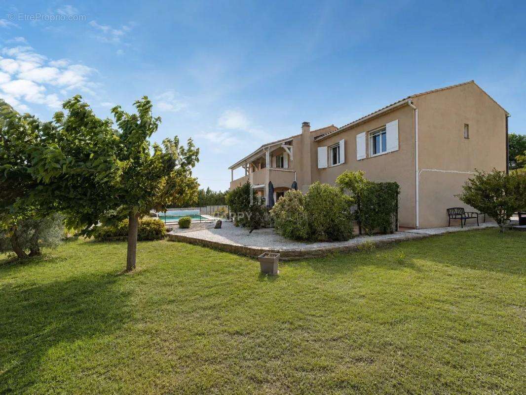Aureille - Maison familiale avec piscine - photo 6