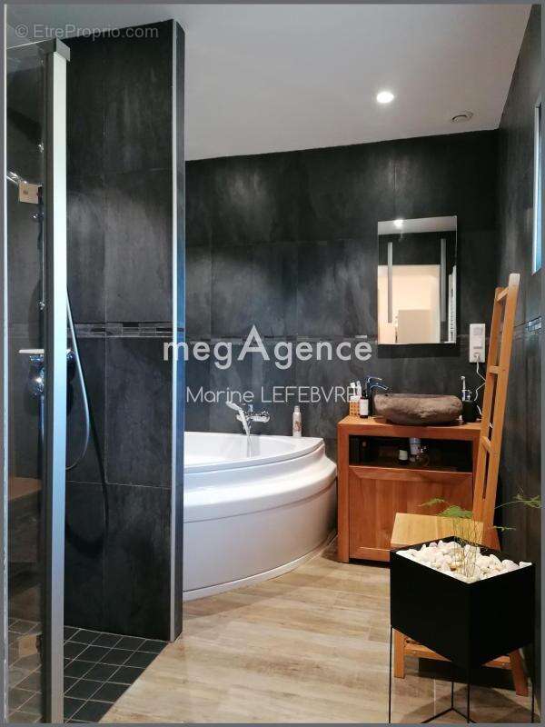 Maison en pierre de 127m² - photo 5