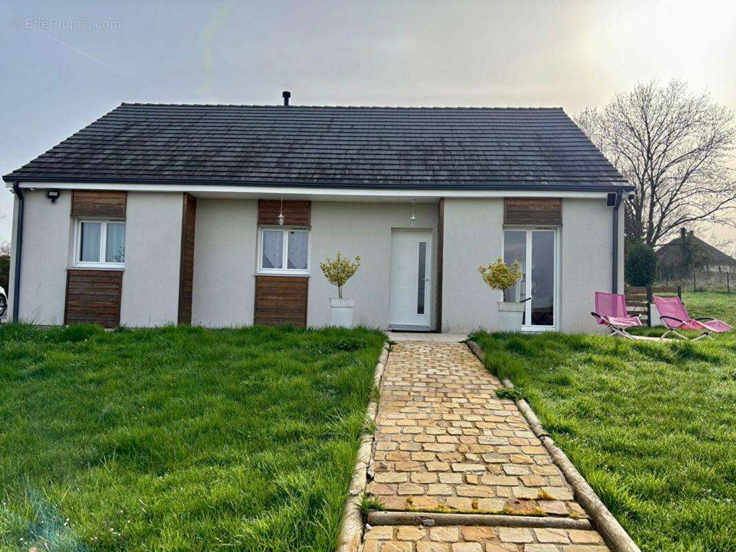Maison à SAINT-BENIN-D'AZY
