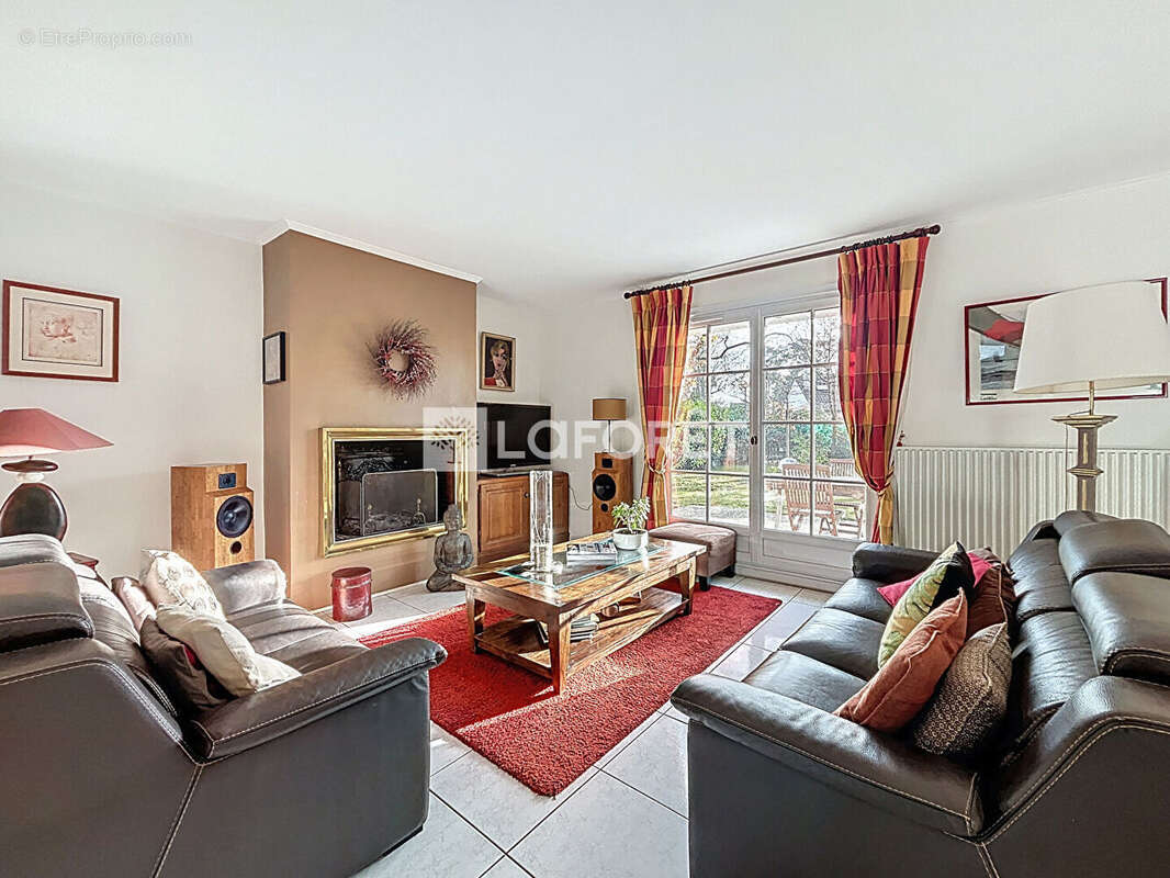 Maison à VERNEUIL-SUR-SEINE