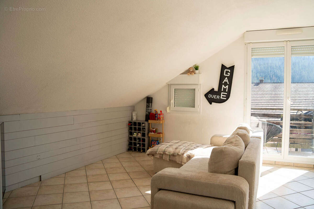 Appartement à LA CLUSE-ET-MIJOUX