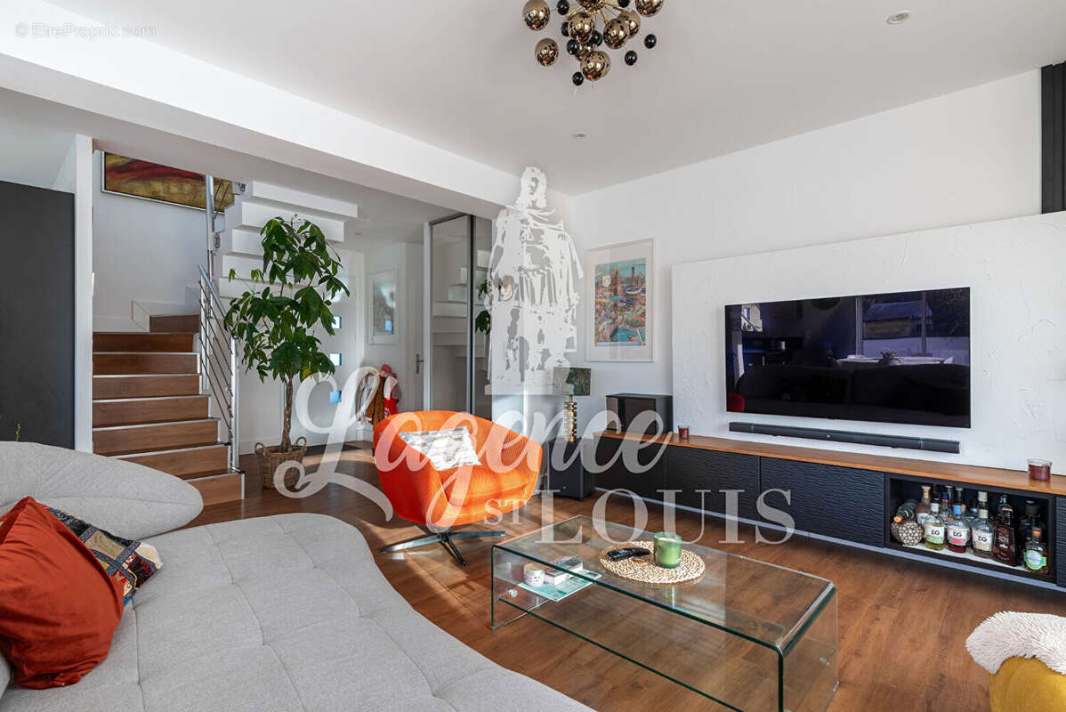 Maison à MAY-SUR-ORNE