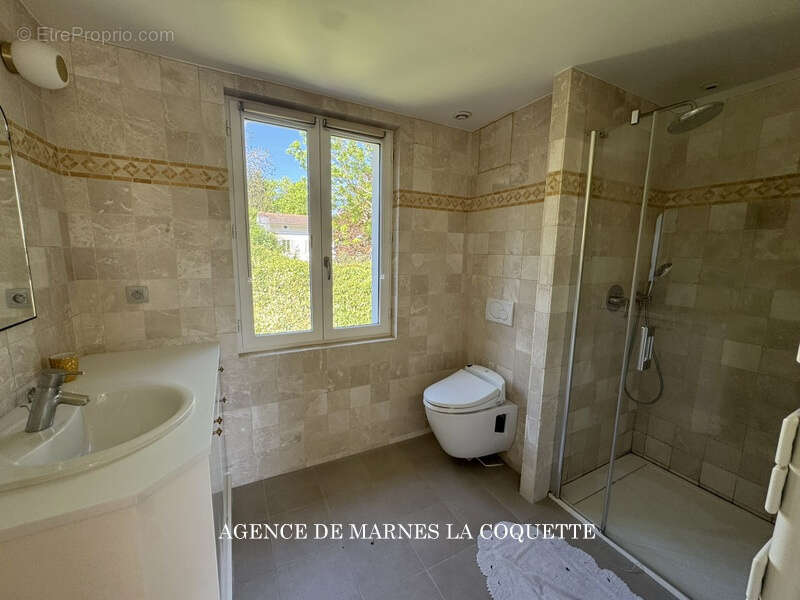 Maison à VILLE-D'AVRAY