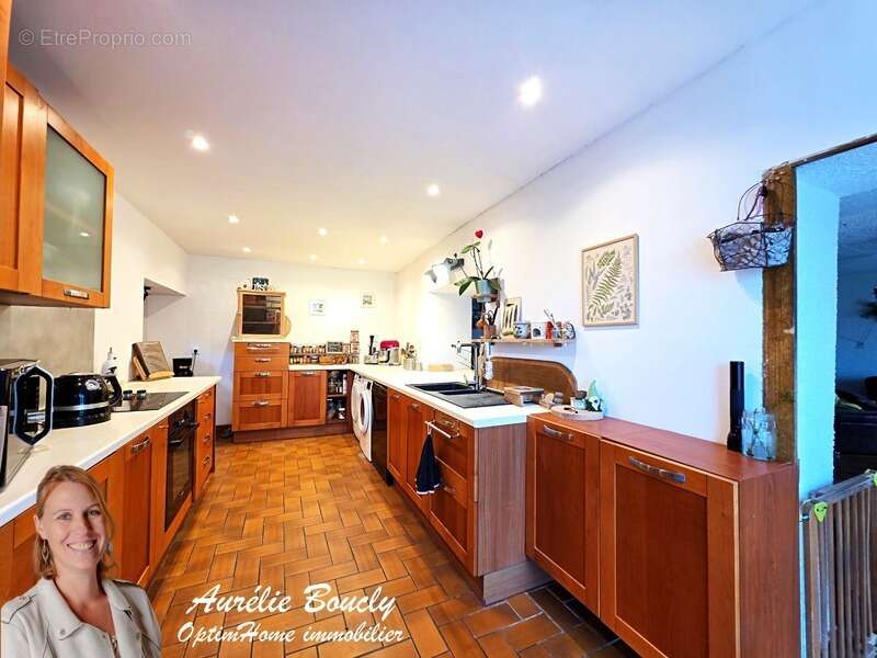 Maison à ENTRE-DEUX-GUIERS