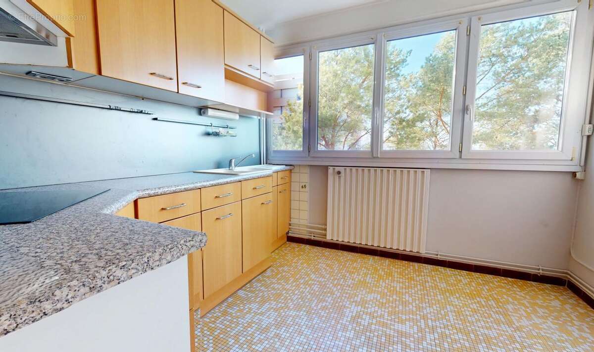Appartement à SAINTE-FOY-LES-LYON