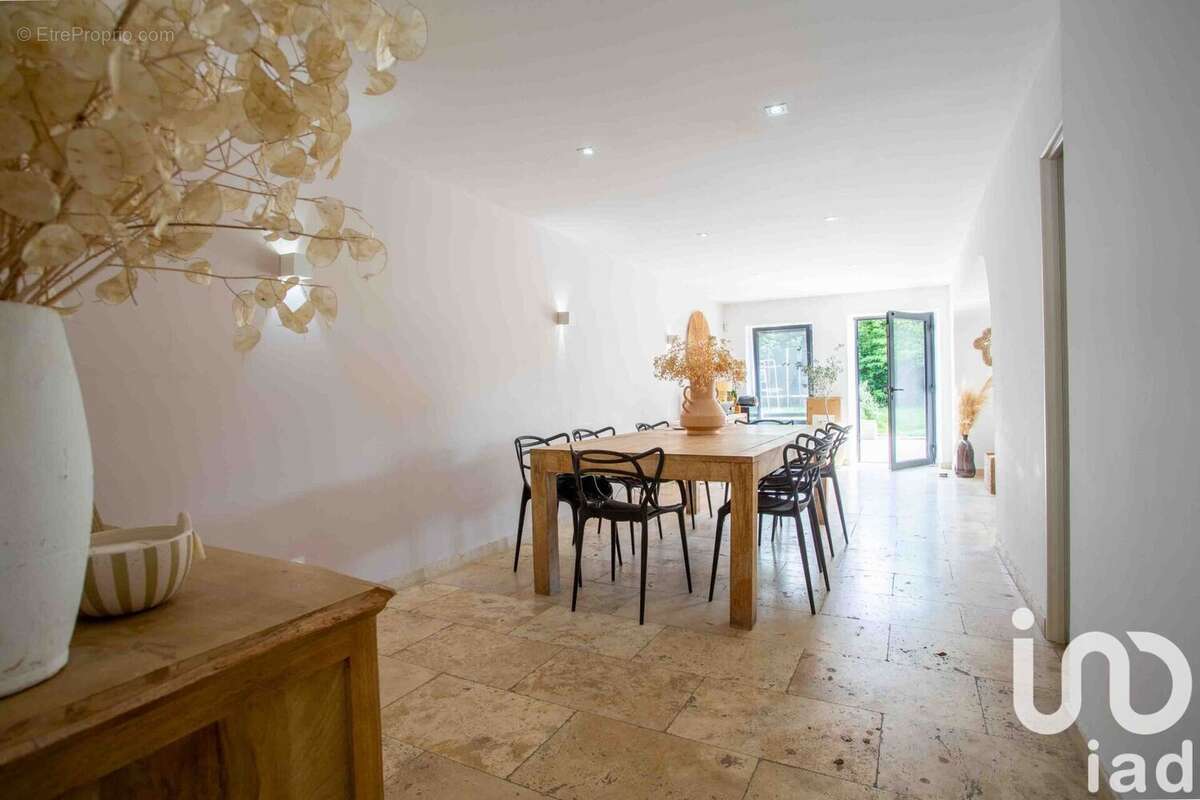 Maison 500 m² à Rognonas  - photo 7