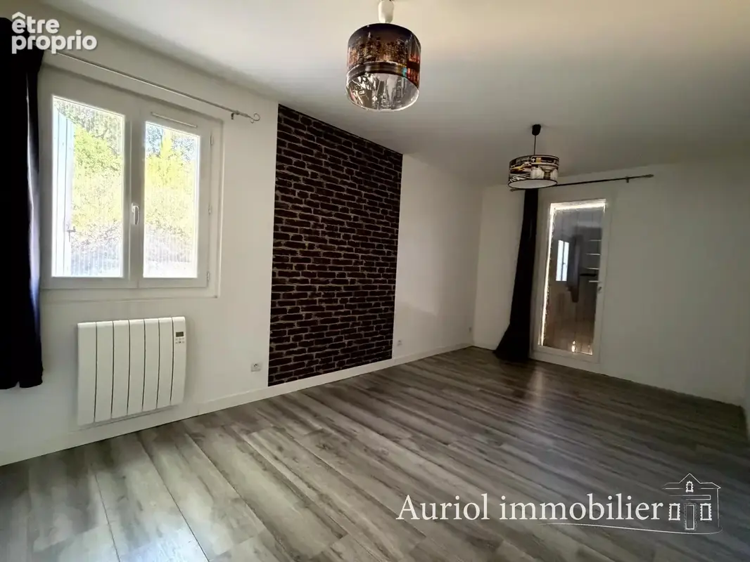 PEYPIN Villa 2 logements sur 3200 m2 terrain avec piscine et garage - photo 12