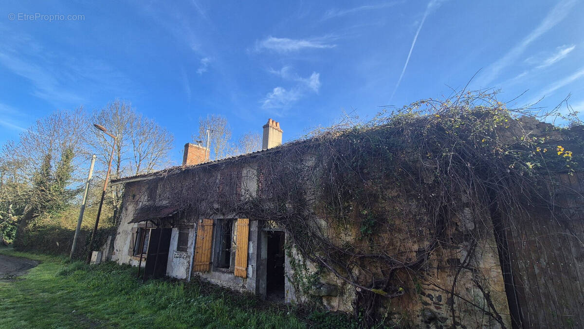 Maison à BUSSIERE-POITEVINE