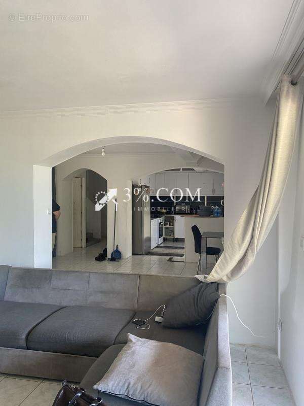 Grande Maison dans quartier pavillonnaire à proximité de Val - photo 4