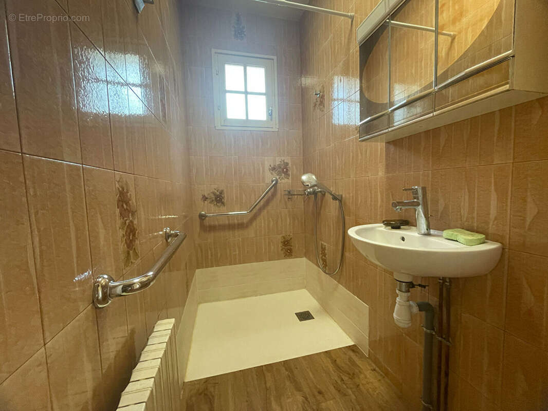 Maison à BOURCEFRANC-LE-CHAPUS