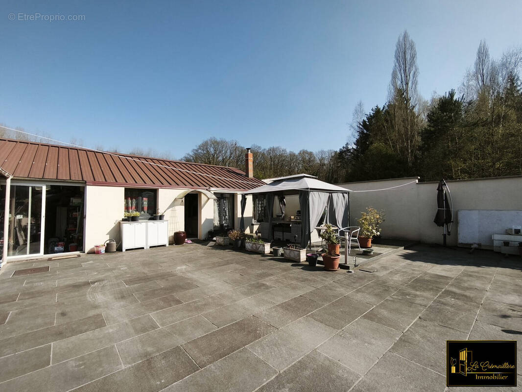 Maison à SAINTE-MESME