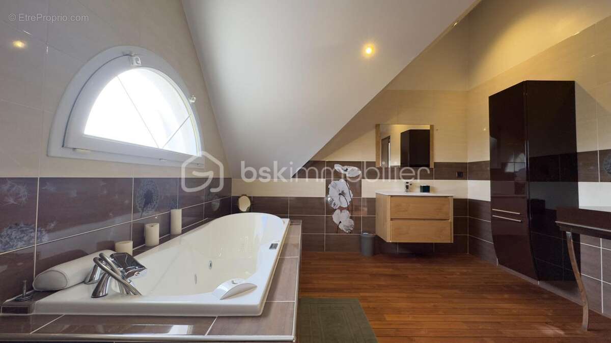 Maison à ARMENTIERES-EN-BRIE