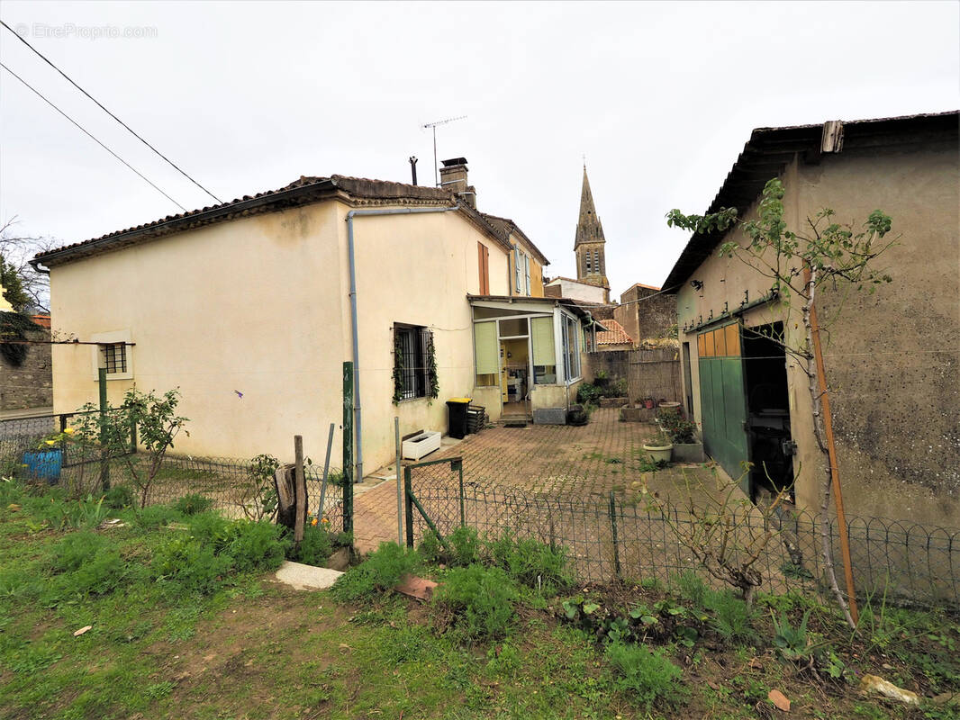 Maison à GONTAUD-DE-NOGARET