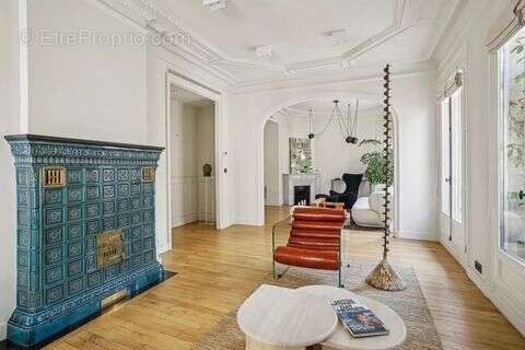 Appartement à PARIS-1E