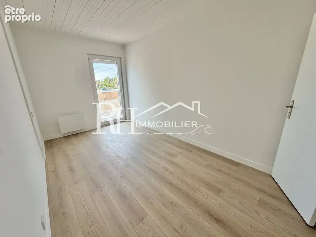 Appartement rénové plein centre bourg - photo 6
