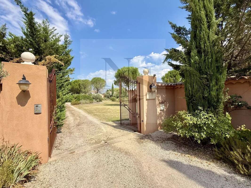 Élégante propriété de caractère aux portes d’aix-en-provence - photo 5