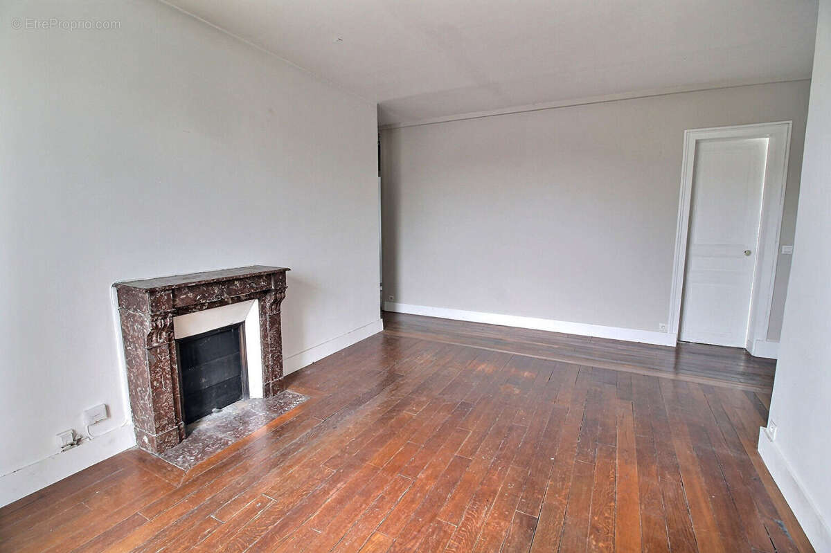 Appartement à LA GARENNE-COLOMBES