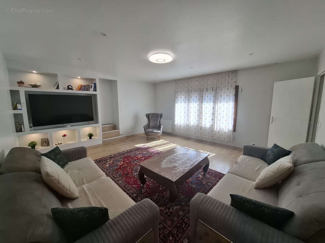 Maison à COULOMMIERS