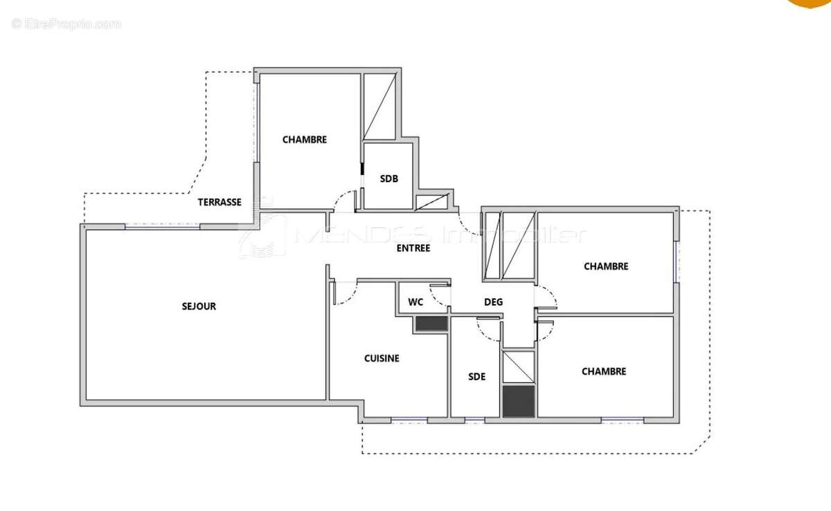 Cap d’ail – exceptionnel 4 pièces rénové avec terrasses, aperçu mer, garage et piscine - photo 2