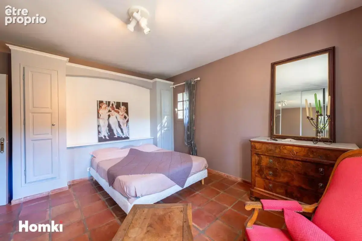 Maison/Villa T7 de 176 m² à Suze-la-Rousse 26790 - photo 10