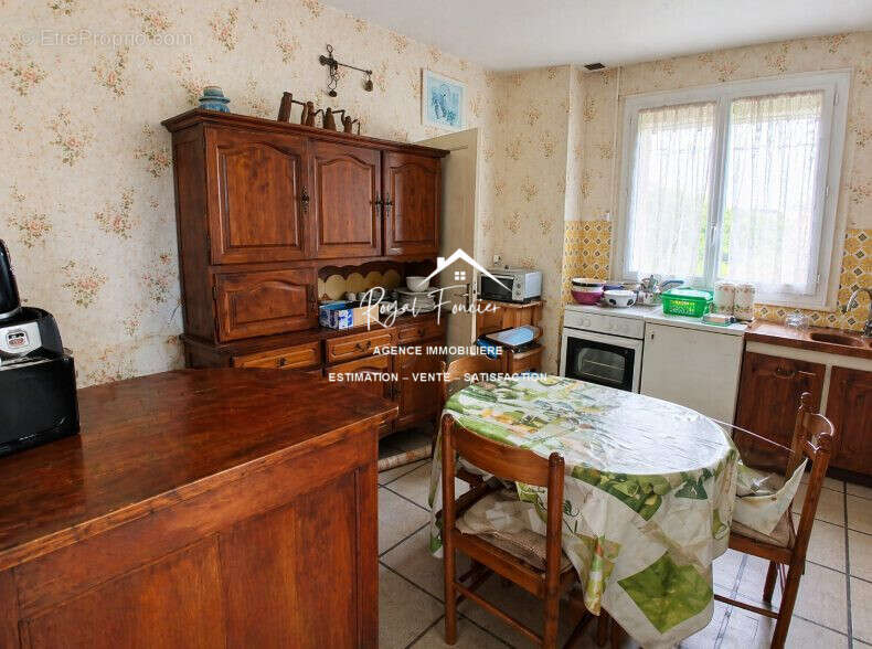 Cuisine  - Maison à LIGUEIL