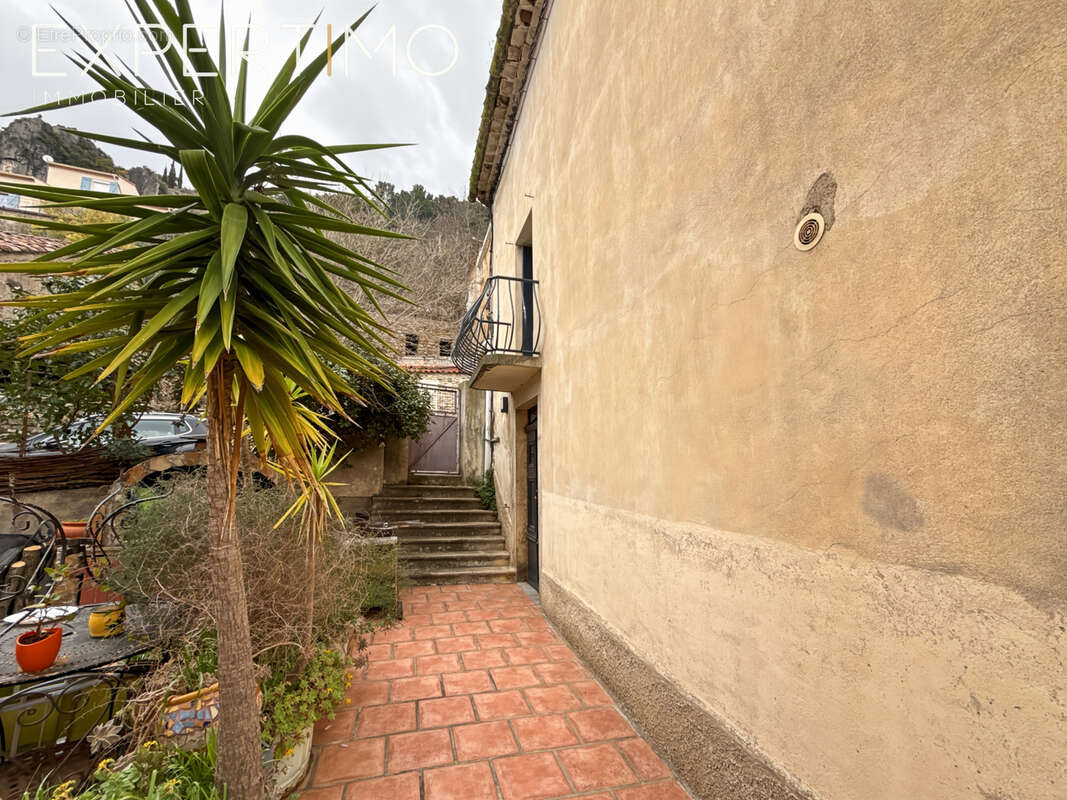 Immeuble à vendre à Roquebrun au bord de l'Orb - photo 5