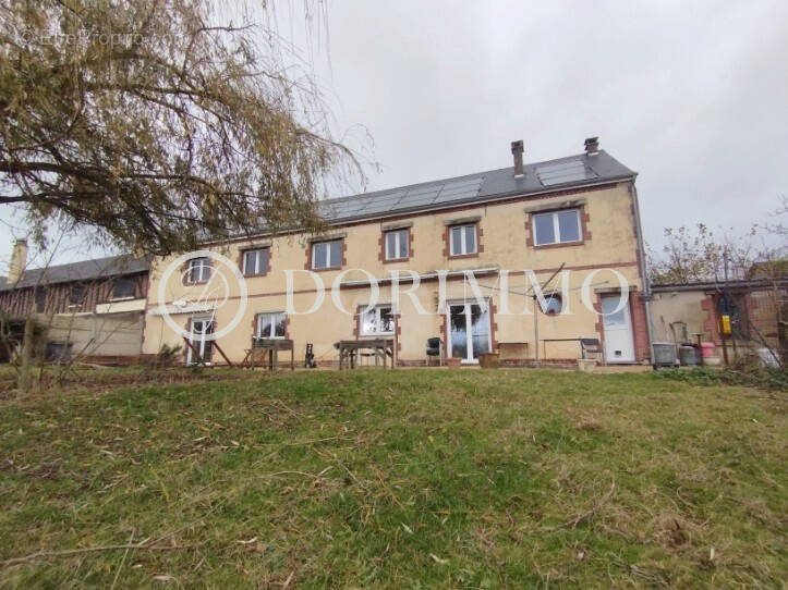 Maison à CREVECOEUR-LE-GRAND