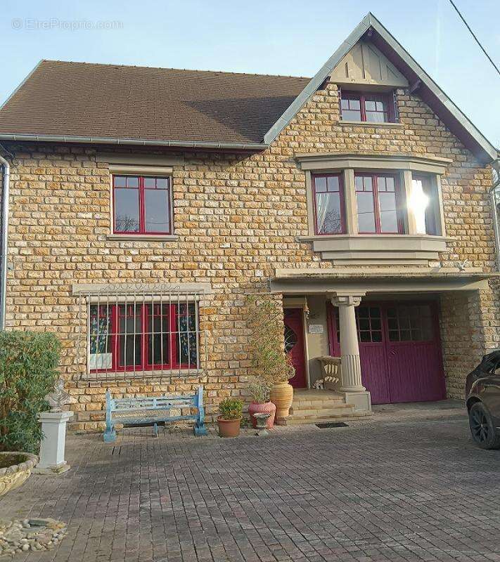 Maison à LAMARCHE-SUR-SAONE