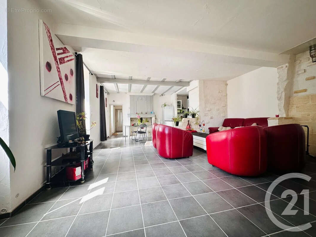 Maison 165 m² à Saint-Paul  - photo 3