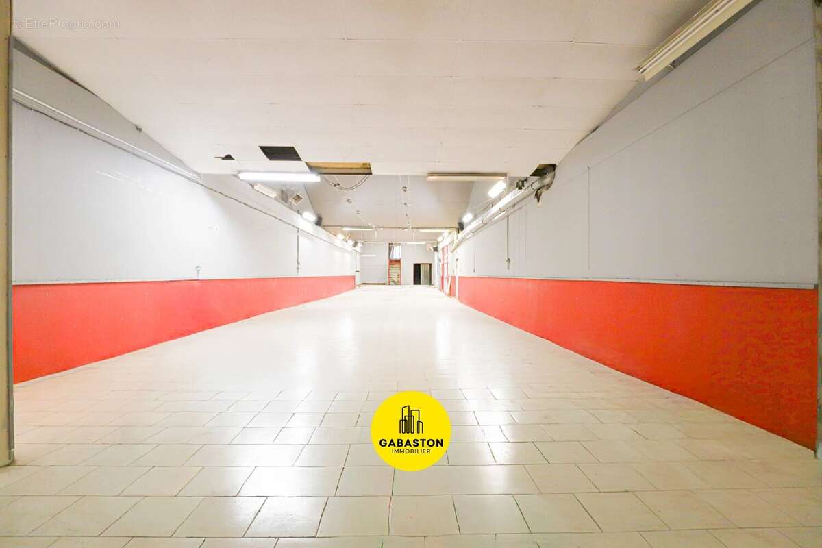Commerce à MARSEILLE-8E