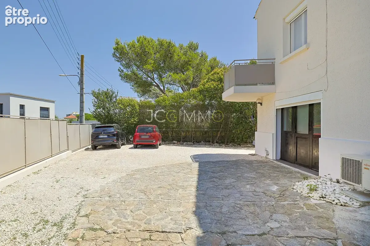 Maison composée de 3 appartements au Cap Brun - photo 25