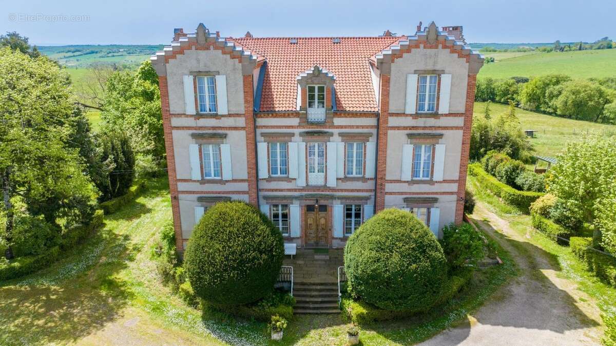 Maison à MONESTIES